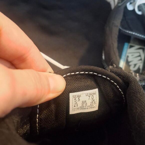 OLD SKOOL black and white vans - Picture 6 of 7